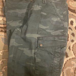 Democracy Women's Ab Solution Camp Utility Camo Pants Size 12 New w/o Tags